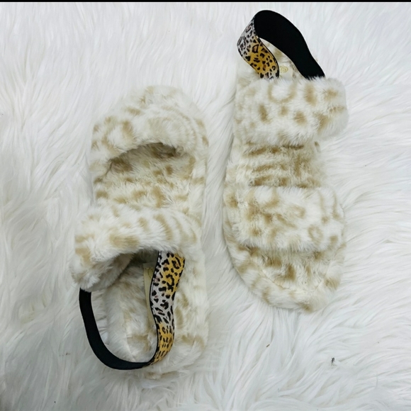 ‼️CLEARANCE PRICE FIRM‼️White Leopard Faux Fur Sandal💥 - Picture 6 of 7